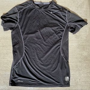 black nike dry fit fitted men’s medium shirt
